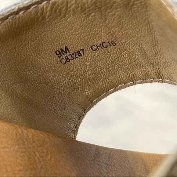 BOC Born Concept Size 9 Gold/Tan Two Strap Sandals Slip Ons Adjustable Straps - Picture 11 of 12